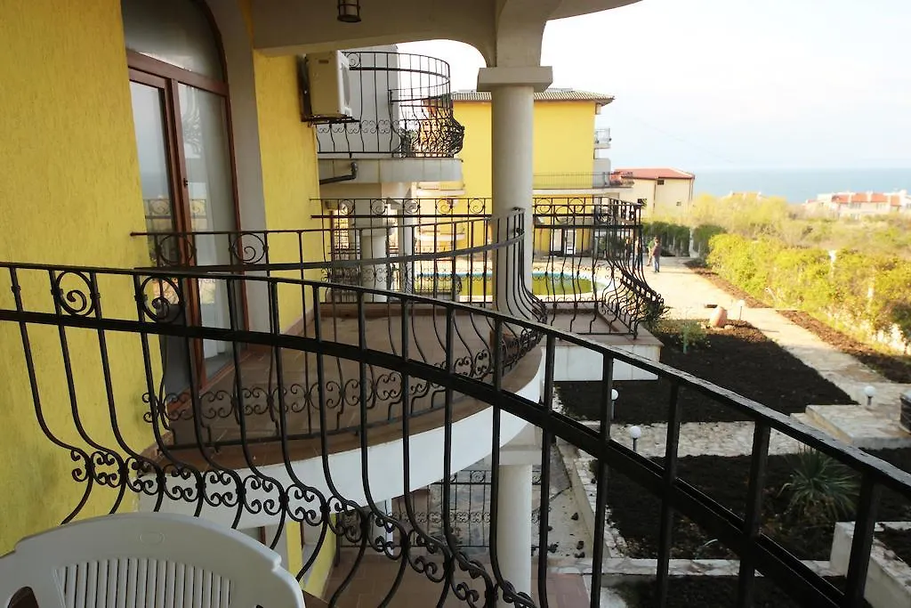 Menada Green Hills Apartments Sozopol