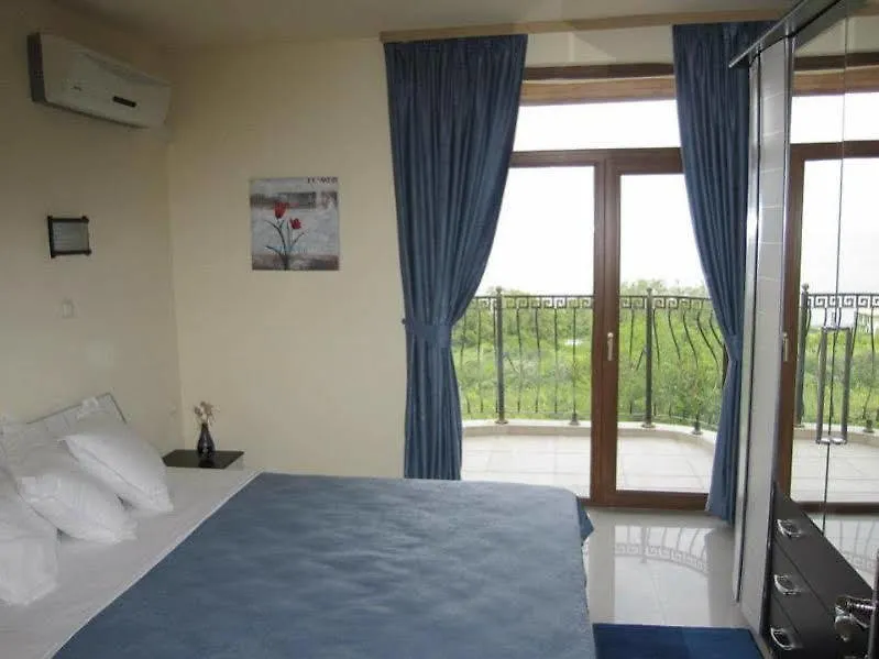Menada Green Hills Apartments Sozopol