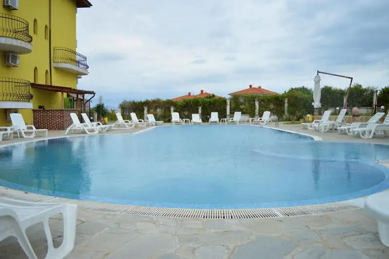 Menada Green Hills Apartments Sozopol